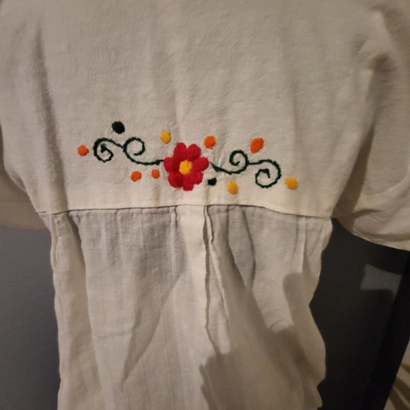 WOMEN'S MEXICAN EMBROIDERED BLOUSE - Picture 7 of 7
